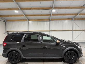 Vaurioauto  passenger cars Dacia Jogger 1.6Hybrid 69kW Automaat Extreme 7Persoons 2025/2