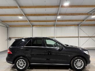 Damaged car Mercedes M-klasse 350BlueTech 190kW Automaat 2011/11