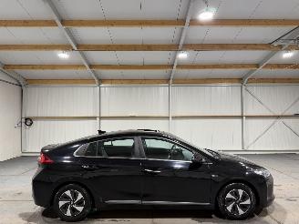 Schadeauto Hyundai Ioniq 1.6GDi 77kW Automaat Schuifkantel Premium 2018/7