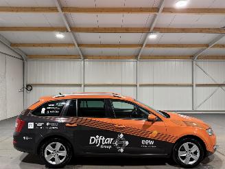 damaged passenger cars Skoda Octavia 1.6TDI 81kW GreenTech Automaat Ambition Businessline 2016/3