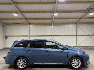 uszkodzony samochody osobowe Toyota Auris Touring Sports 1.8Hybrid 73kW Executive Panoramadak 2017/9