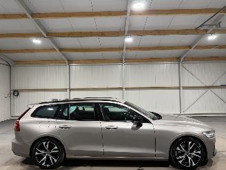 Schadeauto Volvo V-60 2.0T5 184kW Automaat  R-Design 2019/1