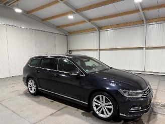 Volkswagen Passat 1.5TSI 110kW Automaat Highline Business R Pano picture 2