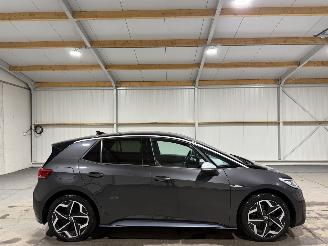 Vaurioauto  passenger cars Volkswagen ID.3 58kWh 150kW First Plus 2020/12