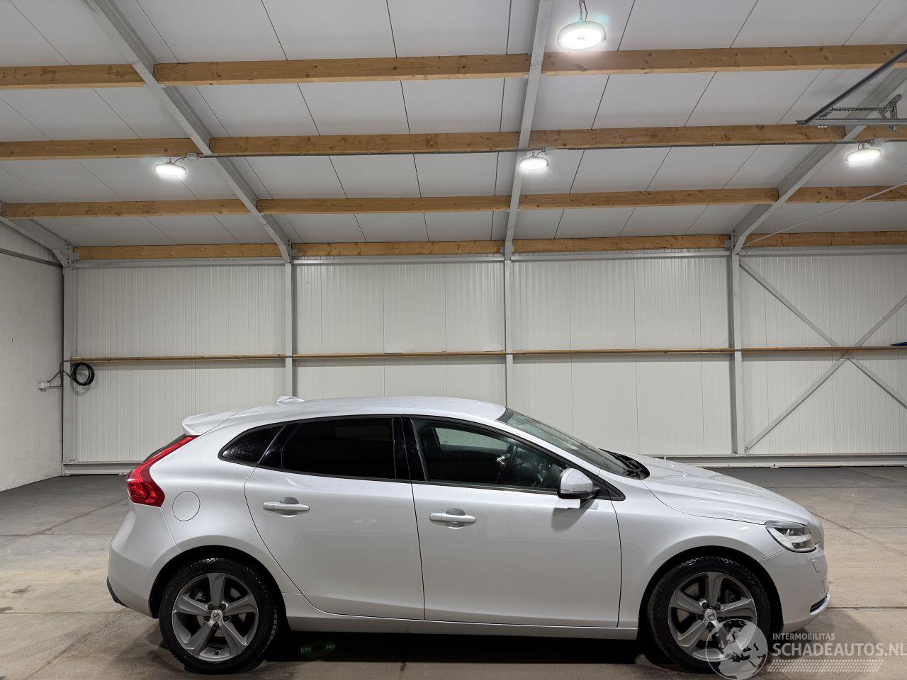 Volvo V-40 1.5T3 112kW Automaat Nordic+