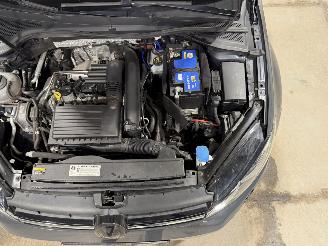 Volkswagen Golf 1.4TSI 110kW Automaat Highline Pano Business R picture 29