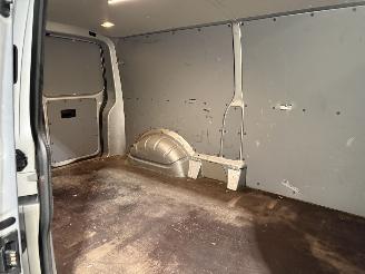 Volkswagen Transporter 2.0TDI 84kW L2H2 Highline picture 34