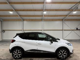 damaged passenger cars Renault Captur 1.2TCE 88kW Automaat Edition One Leder Camera 2017/6