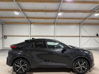 Vaurioauto  passenger cars Toyota CH-R 2.0Plug-In Hybrid 112kW 220 Executive 2025/5