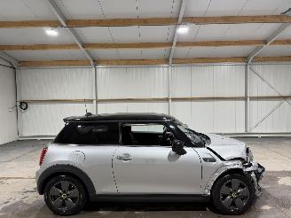 Damaged car Mini Electric 33kWh 135kW Essential 2023/9