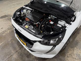 Peugeot e-208 50kWh 100kW Active Pack picture 27