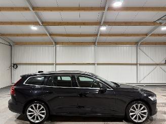 Unfallwagen Volvo V-60 2.0T5 184kW Automaat Momentum 2019/4