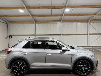 damaged passenger cars Volkswagen T-Roc R 2.0TSI 221kW 4-Motion Automaat Panoramadak 2023/2