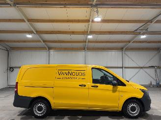 uszkodzony samochody ciężarowe Mercedes Vito 111CDI 84kW Airco Navi Lang 2017/10