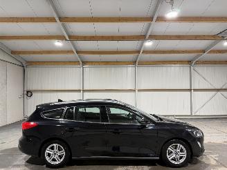Voiture accidenté Ford Focus 1.0EcoBoost 92kW Hybrid Trend Edition Business 2021/11