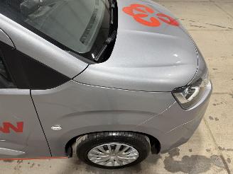 Citroën Berlingo 1.5BlueHDI 73kW Driver picture 18