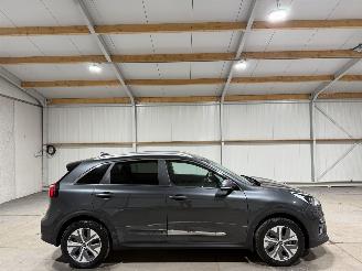 Auto incidentate Kia e-Niro 64kWh 150kW Automaat DynamicPlusLine 2021/6