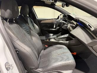 Peugeot e-308 54kWh 115kW GT First Edition EV picture 39