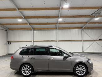Voiture accidenté Volkswagen Golf Variant 1.6TDI 81kW Connected Series 2017/1