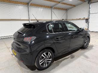 Peugeot 208 1.2PT 74kW Allure Pack picture 5