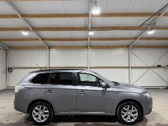 krockskadad bil auto Mitsubishi Outlander 2.0PHEV 89kW Automaat Executive Edition 2014/10