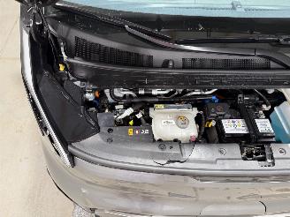 Kia PV5 71.2kWh 120kW Passenger Elite Executive picture 26