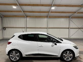 Vaurioauto  passenger cars Renault Clio 0.9 TCe ECO Night&Day 2016/1