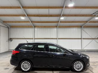 krockskadad bil auto Ford Focus 1.5TDCI 88kW Automaat 2015/10