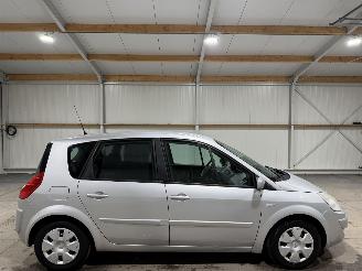 Unfallwagen Renault Scenic 1.6-16V 83kW Privilege Comfort 2008/4