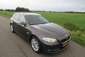 Avarii autoturisme BMW 5-serie 520 D High Executive 184pk Automaat 240.000km schuifdak leer navie  vol optie 2012/4