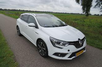 Unfallwagen Renault Mégane 1.3 116pk  TCe Bose Navigatie Sport stoelen  186.000km nap Leer Sport [  2020 2020/3