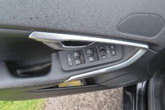 Volvo V-40 2.0 D2 R Design 120pk 180.000km nap Camera Navie Leer Stoelverwarming 2015-09 picture 19