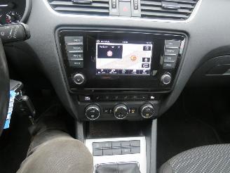 Skoda Octavia 1.2 TSi Greentech Active Edition  Camera Navigatie Clima Stoelverwarming picture 5