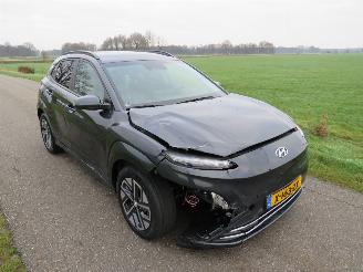 Hyundai Kona 39 kw Automaat  Elektrisch 2021  40.000km Camera Navigatie  stoelverwarmig  nieuwstaat picture 24