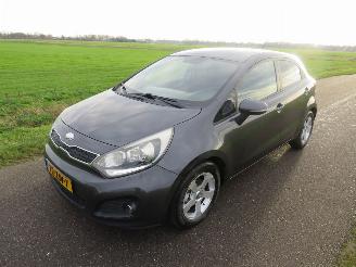 Kia Rio Kia Rio 1.2 CVVT Design Edition 86pk Navigatie Airco  2013 5drs picture 18