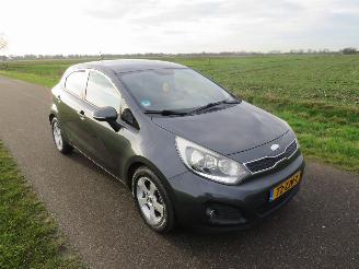 Coche accidentado Kia Rio Kia Rio 1.2 CVVT Design Edition 86pk Navigatie Airco  2013 5drs 2013/8