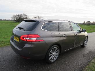 Avarii autoturisme Peugeot 308 SW 1.2eTHP 131pk!!! Automaat Allure 178.000km nap Camera leer Navigatie Splinter nieuw 2014/9