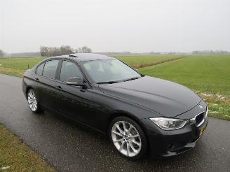 Damaged car BMW 3-serie 328 245 pk Automaat High Executive Sedan Top Staat 2012 leer Camera Navie 2012/4