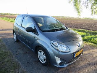 Avarii autoturisme Renault Twingo 1.2 75pk170.000 km 2011-11 Airco schadevrij 2011/11