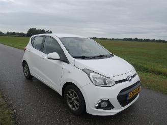 skadebil auto Hyundai I-10 1.0 I  Motion 2014 [ Nieuwe Model 5drs Airco Stoelverwarming 2014/12