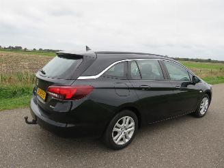 krockskadad bil auto Opel Astra SPORTS TOURER+ 1.0 105pk BUSINESS 170.000km nap Camera navigatie 2016 2016/9