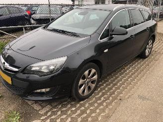 Auto incidentate Opel Astra Astra Sports Tourer 1.6 CDTi 2014/11