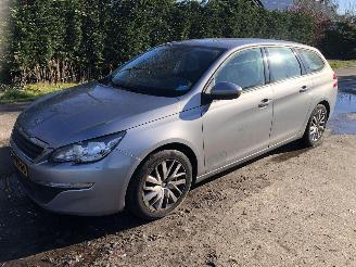 krockskadad bil auto Peugeot 308 308 SW 1.6 BlueHDI Access 2014/5