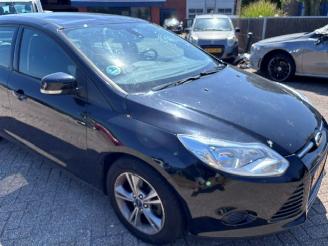 krockskadad bil auto Ford Focus  2013/12