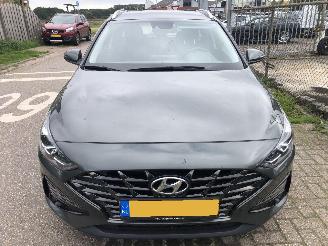krockskadad bil auto Hyundai I-30 Hyundai i30 Wagon 1.0 gdi mhev comfort smart 2022/2