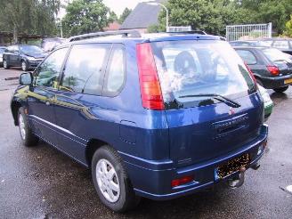 skadebil auto Mitsubishi Space-runner 2.0glx 2000/8