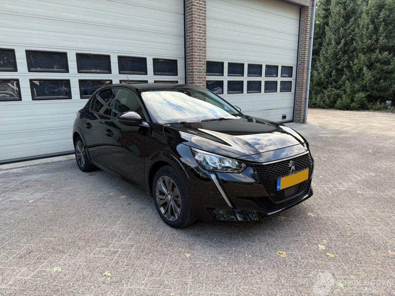 Peugeot e-208 EV Allure Pack 50 kWh Navi Clima NAP !