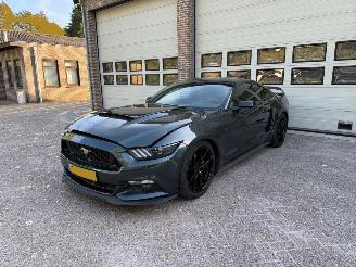 Vaurioauto  passenger cars Ford Mustang Fastback 2.3 Automaat Leder 75863 Km ! 2015/9