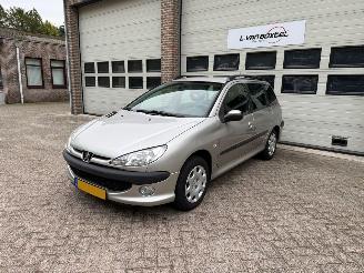 Schadeauto Peugeot 206 1.4 One-Line 2006/2