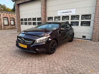 skadebil auto Mercedes A-klasse 200 Ambition Automaat Navi 2014/8